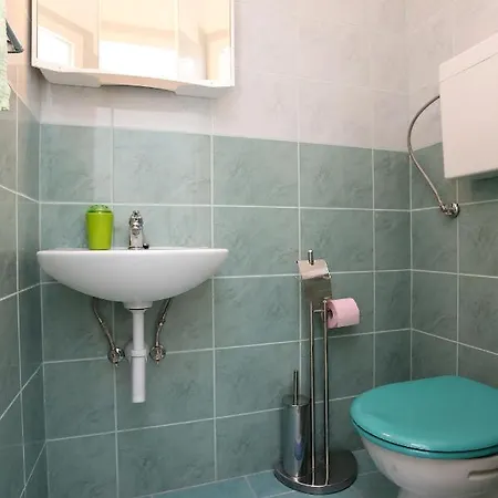 Apartments With Parking Space Trogir - 10337 *