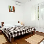 Apartments With Parking Space Trogir - 10337 Apartment *