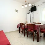 Apartments With Parking Space Trogir - 10337 * Trogir