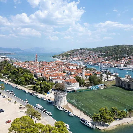 Apartment Apartments With Parking Space Trogir - 10337