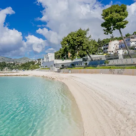 Apartments With Parking Space Trogir - 10337 * Trogir