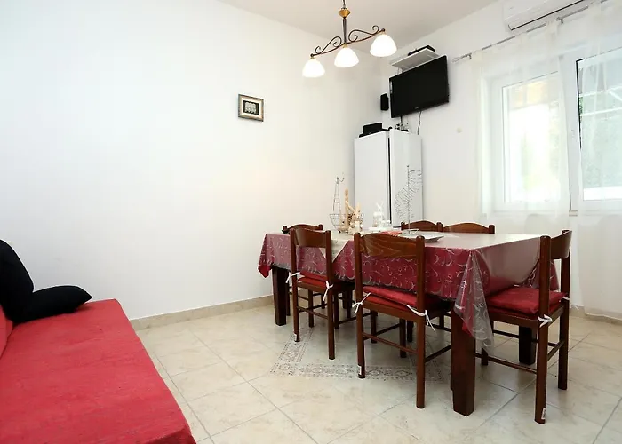 Apartments With Parking Space Trogir - 10337 * Trogir