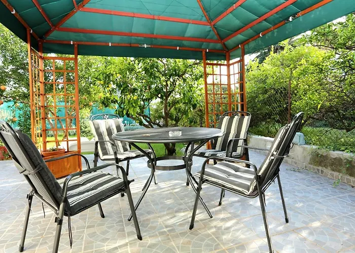 Lejlighed Apartments With Parking Space Trogir - 10337