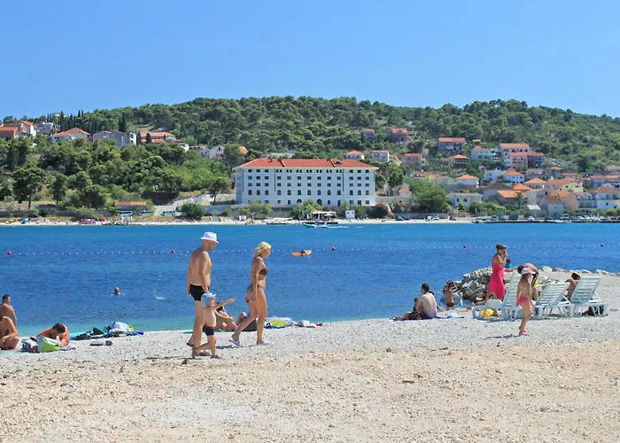 Apartments With Parking Space Trogir - 10337