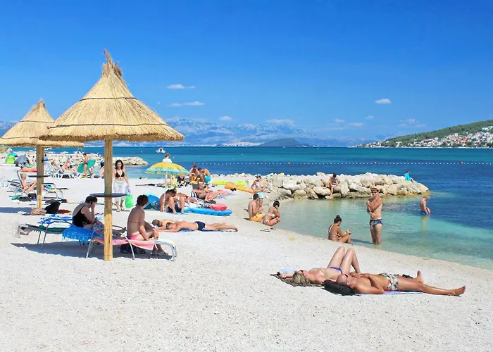 Lejlighed Apartments With Parking Space Trogir - 10337