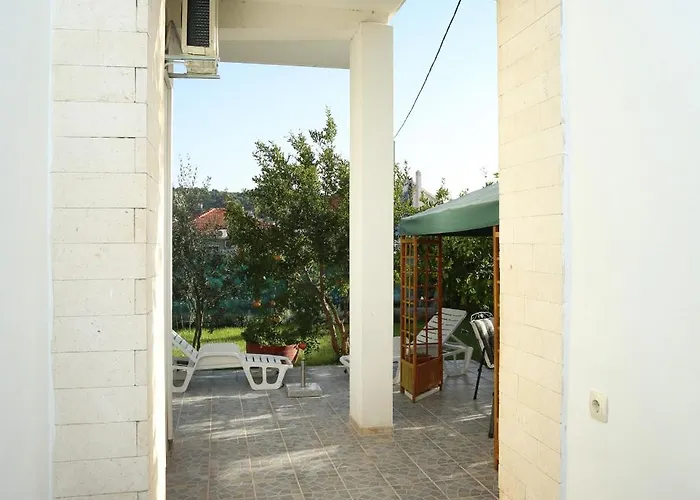 Apartments With Parking Space Trogir - 10337 * Trogir